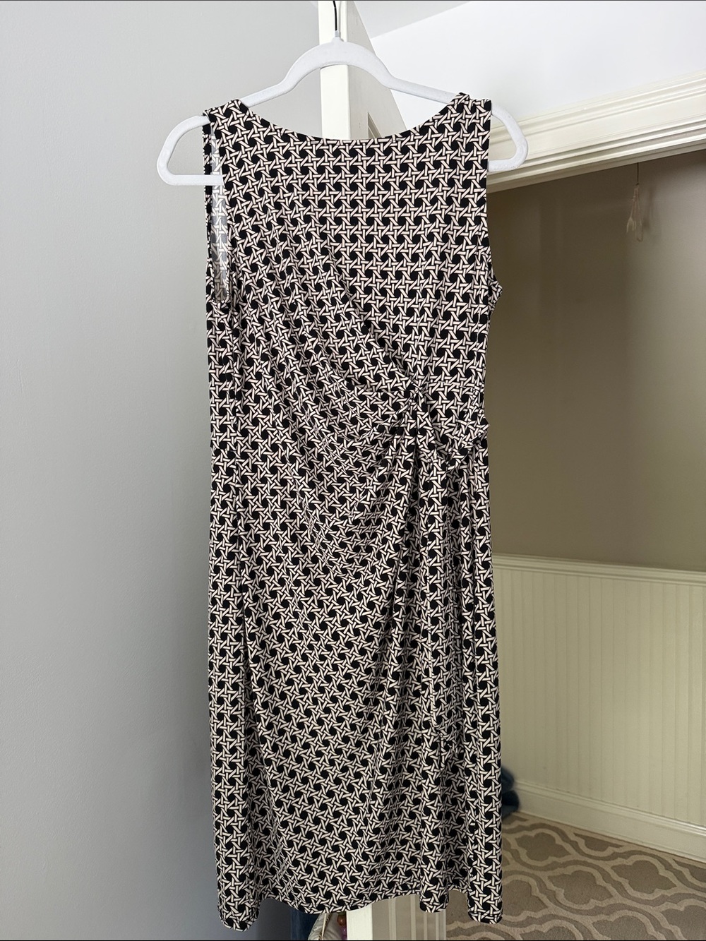 Ann Taylor Factory Black & White Sleeveless Twist-Detail Dress